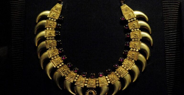 Fine Jewellery of India (1)