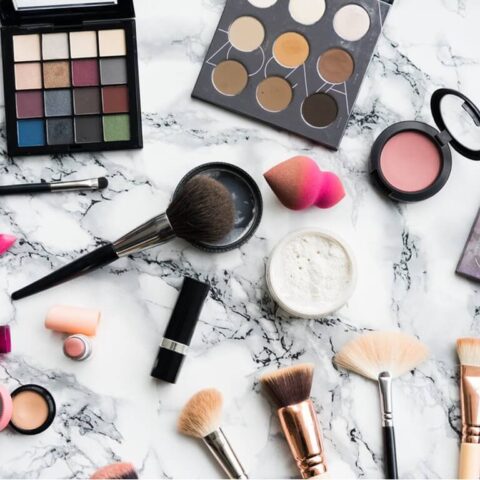 MAKEUP PRODUCTS UNDER 500