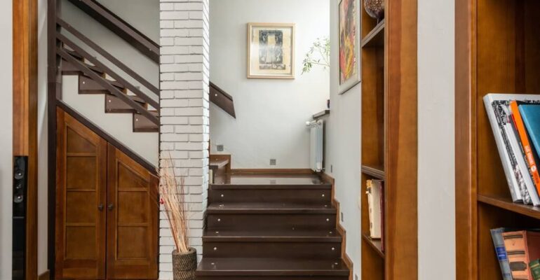 Types of stairs seen in interior design