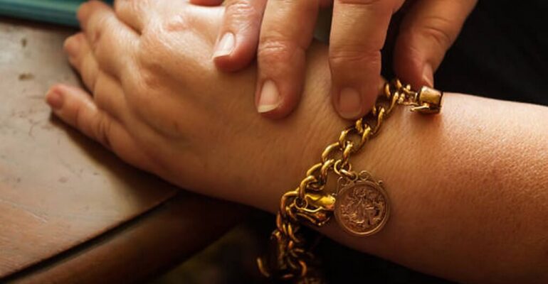 Charm Bracelets – From religion to a sentiment