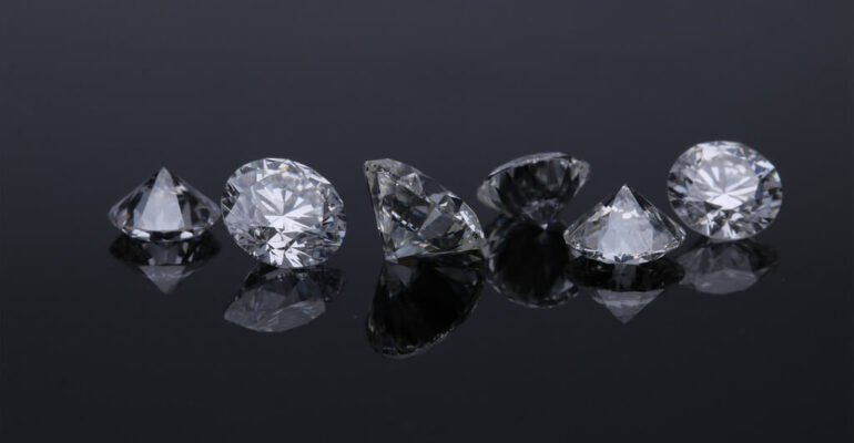 Diamonds – How to identify if they are Fake or Real?