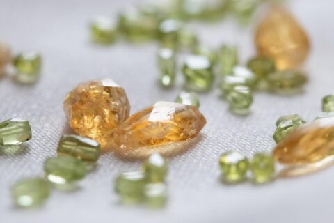 How to buy Gemstones?