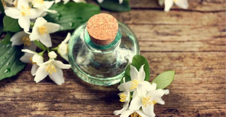 Benefits of jasmine oil for hair