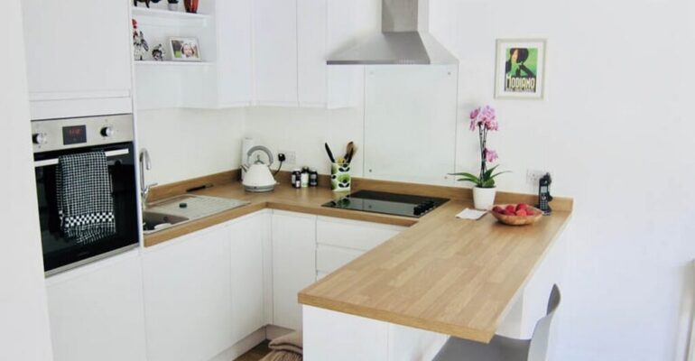 U-shaped kitchen: 4 Advantages of choosing them