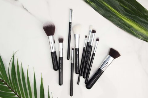 Guide to Makeup Brushes How to Select Makeup Brushes Like A Pro! (5) thumbnail
