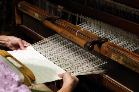 The History of Handloom Weaving Through The Ages (4)