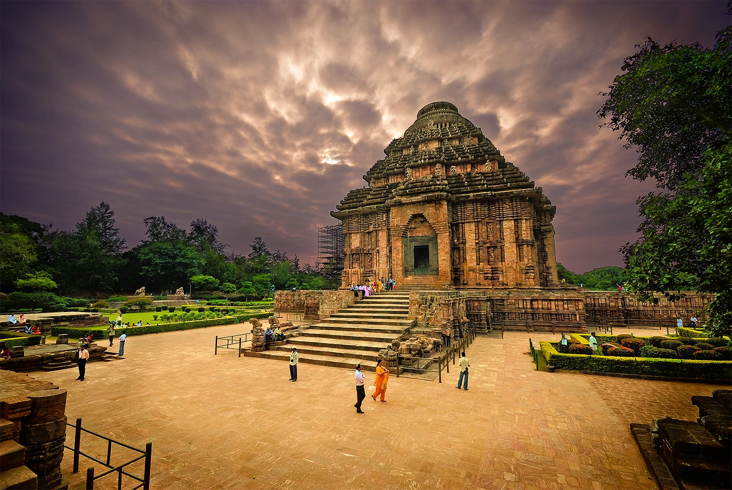 10 Architectural Wonders Built In India 