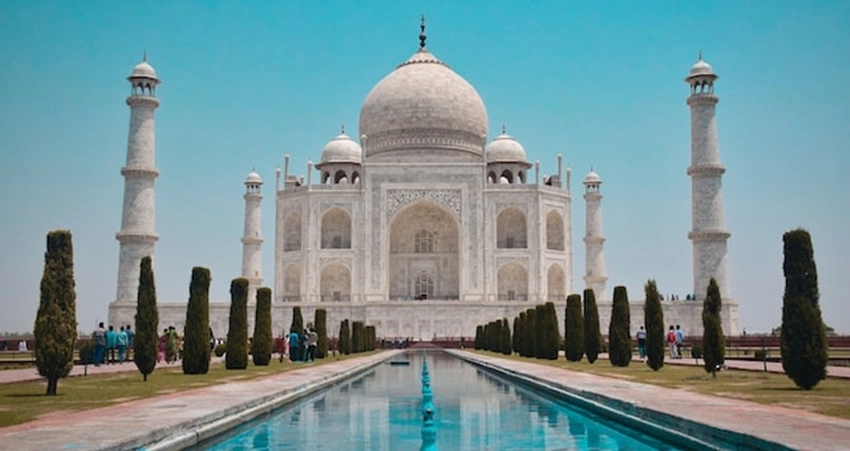 8 Architectural Wonders of the World A Deep Dive into Their Key Features