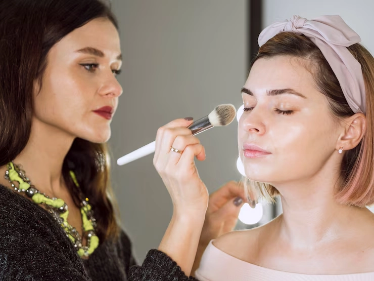 The Ultimate Guide to Best Makeup Techniques for Aspiring Artists 